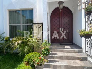CASA EN VENTA COLONIA LAS FUENTES