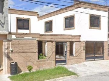 CASA EN VENTA COLONIA LAS FUENTES SECC LOMAS POR REMATE, EXCELENTE OPORTUNIDAD!