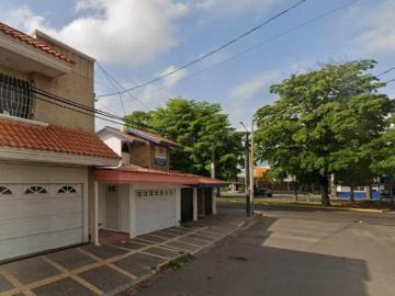 CASA EN VENTA COLONIA LAS QUINTAS POR REMATE, EXCELENTE OPORTUNIDAD!