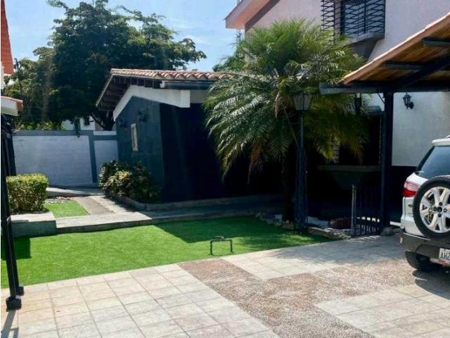 CASA EN VENTA COLINAS DE SANTA ROSA CONJUNTO CERRADO