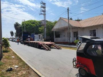 Casa en Venta como Terreno Atractiva Ubicación Estratégica Cerca de la Playa