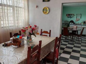 ¡CASA EN VENTA COMPLETAMENTE AMUEBLADA Y CON ESPECTACULAR TERRENO!