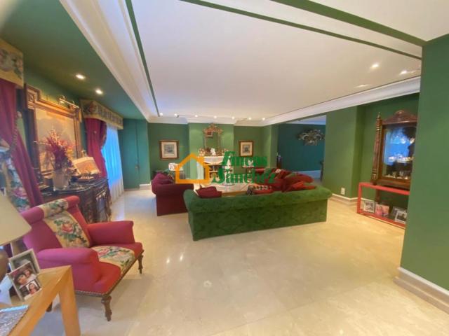 Casa en venta con 427 m2, 4 dormitorios en Centro Zaragoza