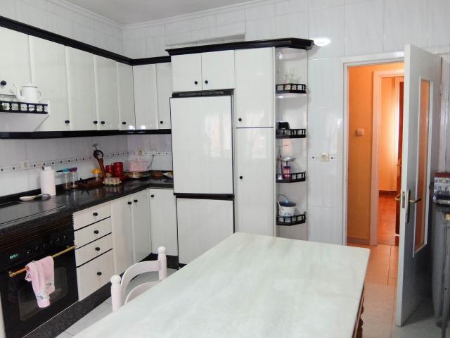 Casa en venta con 456 m2, 3 dormitorios en Aller