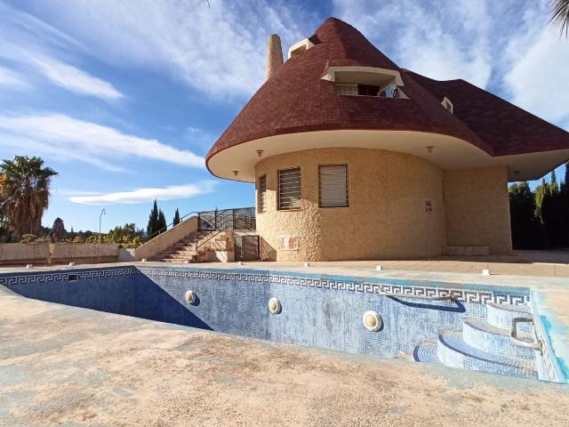 Casa en venta con 460 m2, 7 dormitorios en L'Alcora