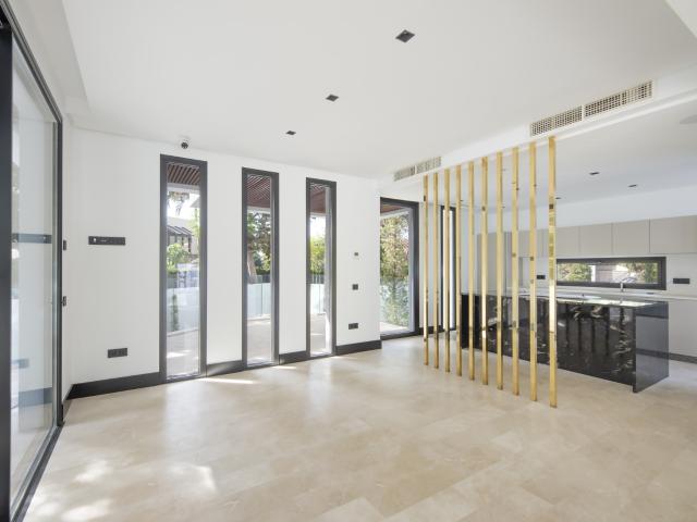 Casa en venta con 470 m2, 5 dormitorios en Las Chapas Marbella Municipio