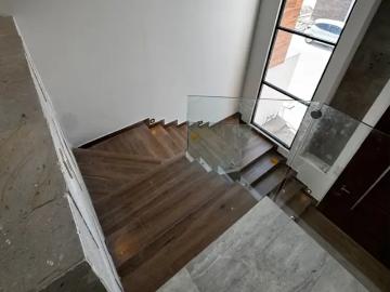 Casa en venta con 4 habitaciones en cerrada con amenidades en la zona de viñedos