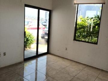 Casa en venta con 4 recámaras todas con baño en Grand Juriquilla