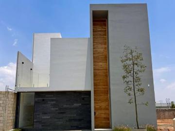 CASA EN VENTA CON 4 RECAMARAS UNA EN PLANTA BAJA EN RESIDENCIAL LA CARTUJA