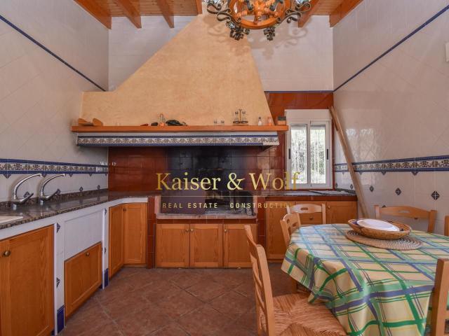 Casa en venta con 685 m2, 4 dormitorios en Crevillent