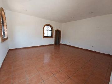 Casa en Venta con 6 departamentos