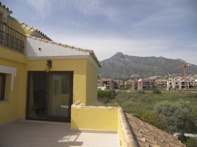 Casa en venta con 805 m2, 5 dormitorios en Las Chapas Marbella Municipio