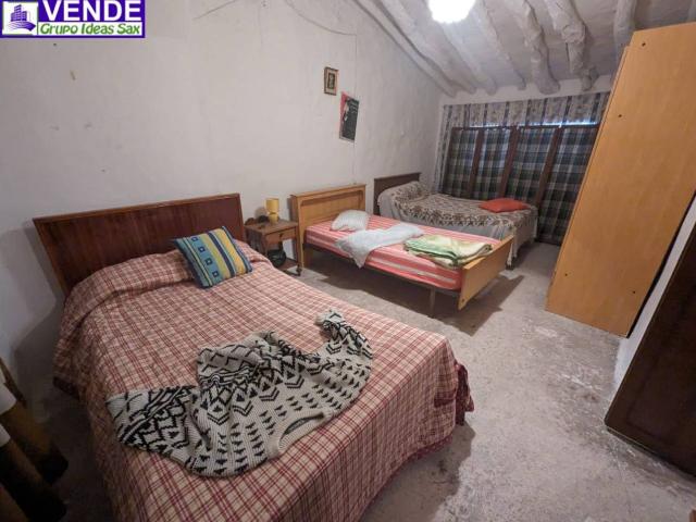 Casa en venta con 95 m2, 5 dormitorios en Caudete