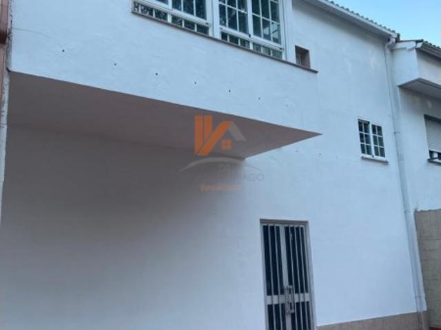 Casa en venta con 196 m2, 3 dormitorios en Centro Santiago de Compostela, Ensanche Sar