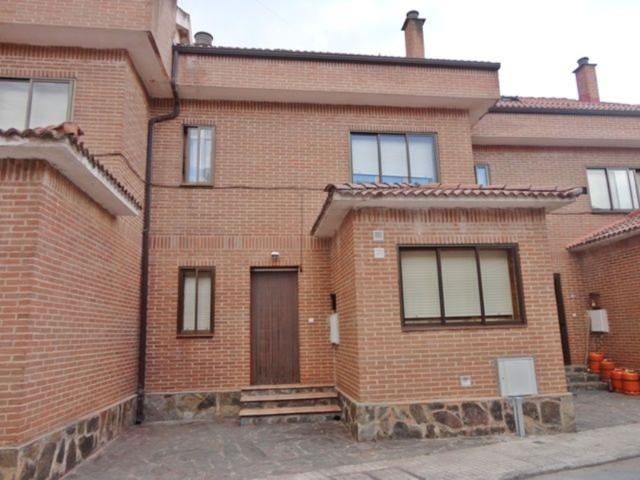 Casa en venta con 103 m2, 3 dormitorios en Salas de los Infantes