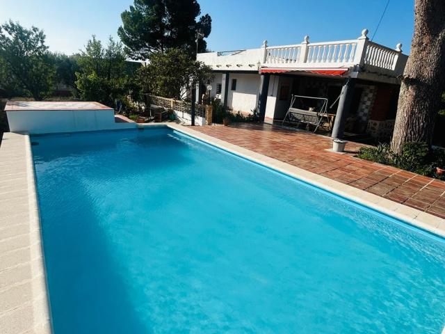 Casa en venta con 140 m2, 4 dormitorios en Cheste