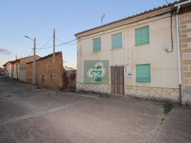 Casa en venta con 178 m2, 5 dormitorios en Morales de Valverde, San Pedro de Zamudia