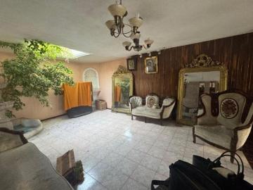 Casa en venta con 180 m² superficie de terreno, 4 recámaras, col. Cuauhtémoc, Morelia