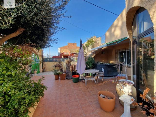 Casa en venta con 198 m2, 3 dormitorios en Daimús