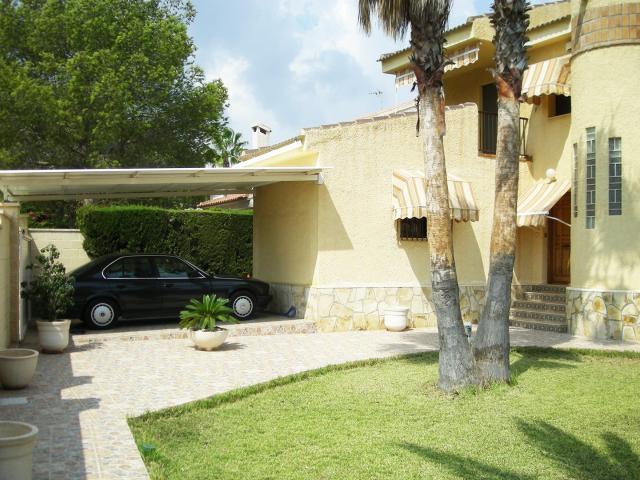 Casa en venta con 201 m2, 4 dormitorios en Centro Alicante