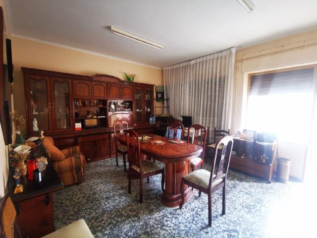 Casa en venta con 206 m2, 5 dormitorios en Monzón de Campos