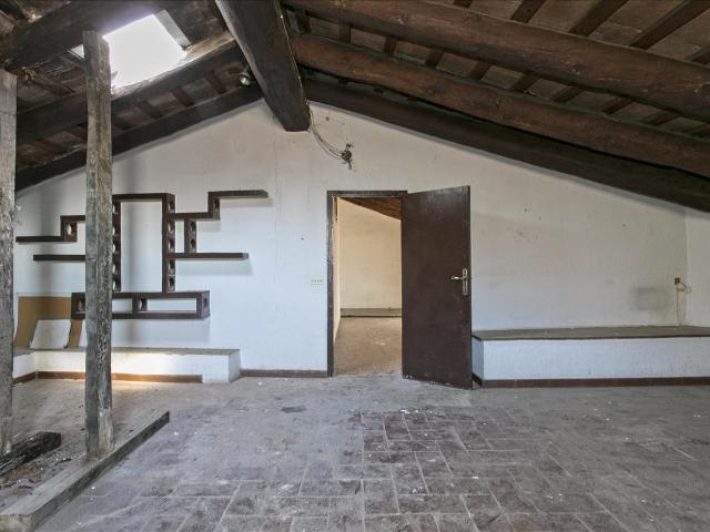 Casa en venta con 240 m2, 3 dormitorios en Castellar del Vallès