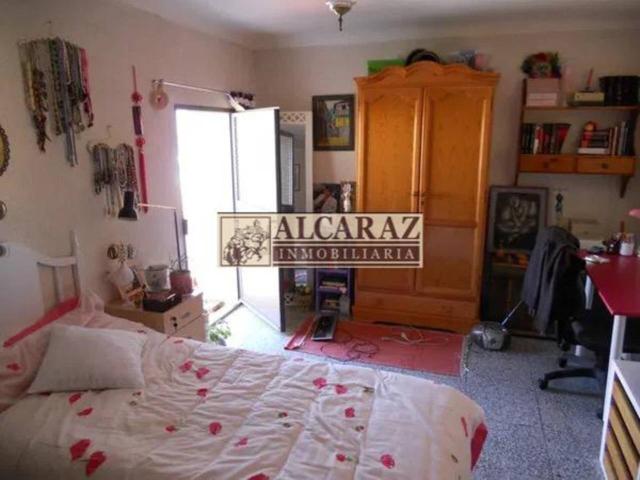 Casa en venta con 240 m2, 4 dormitorios en Castalla