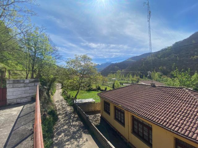 Casa en venta con 263 m2, 5 dormitorios en Aller