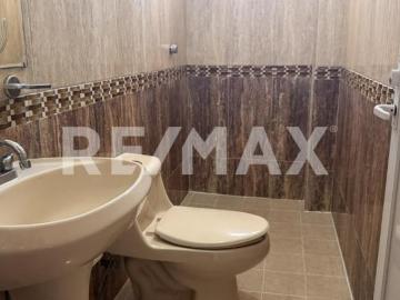 Casa en Venta con 2 Departamentos en Acapulco, Colonia Alianza Popular Inversion y Familia 4
