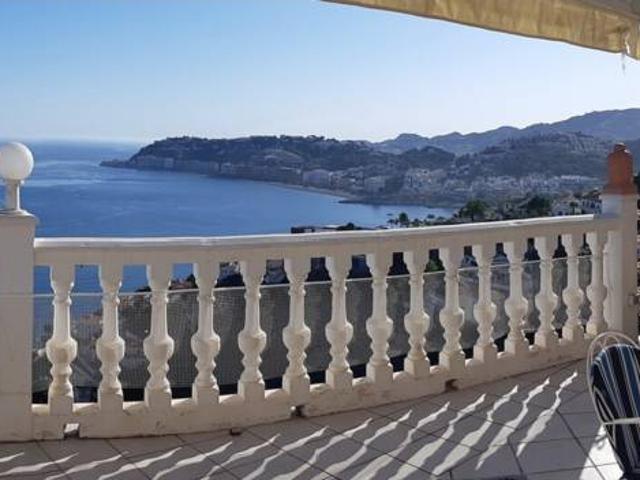 Casa en venta con 300 m2, 4 dormitorios en Taramay Almuñecar