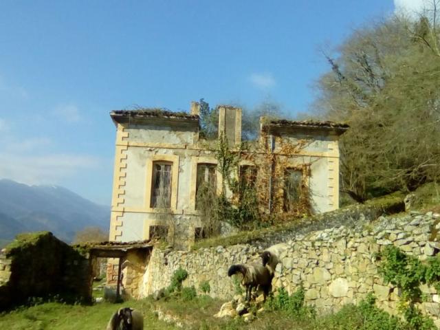 Casa en venta con 300 m2, en Tresgrandas Llanes Concejo