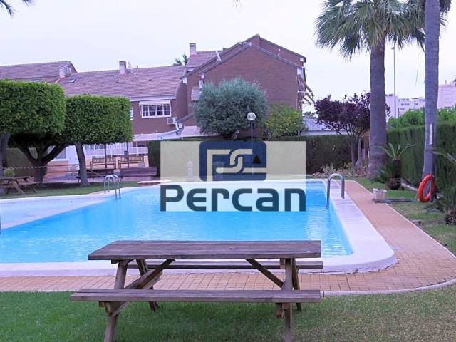 Casa en venta con 315 m2, 4 dormitorios en Playas Alicante