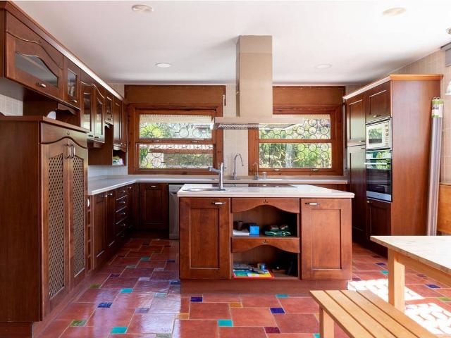 Casa en venta con 350 m2, 4 dormitorios en Godelleta