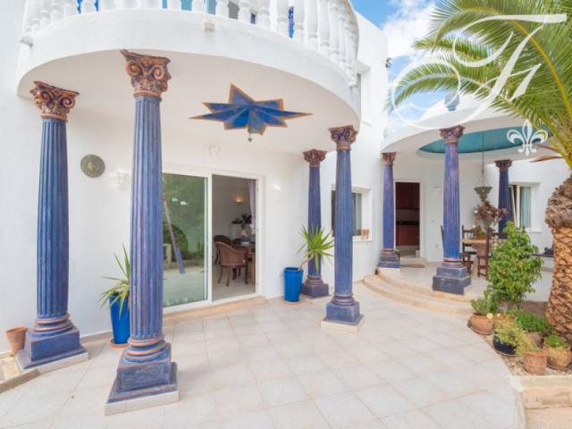 Casa en venta con 350 m2, 5 dormitorios en Sant Josep de Sa Talaia