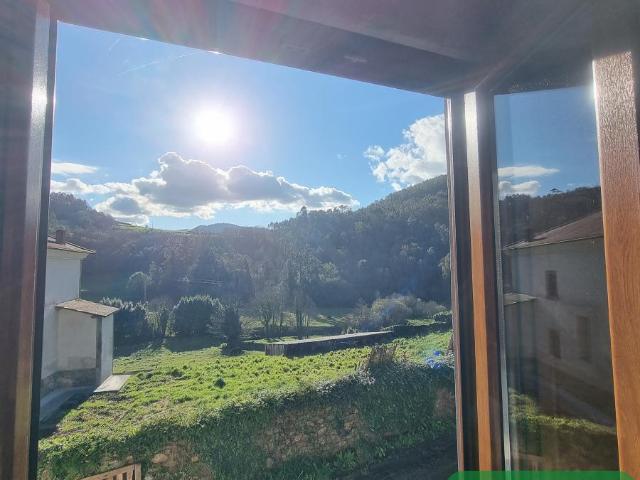 Casa en venta con 360 m2, 3 dormitorios en Luarca Valdés
