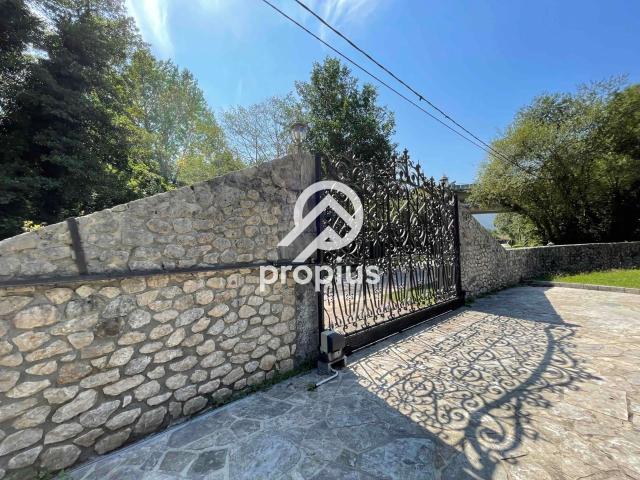 Casa en venta con 379 m2, 4 dormitorios en Llanes Concejo