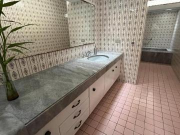 Casa en venta con 3 departamentos cerca a parque aurora miraflores
