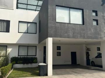 Casa en venta con 3 recámaras ubicada en Mexicaltzingo, México