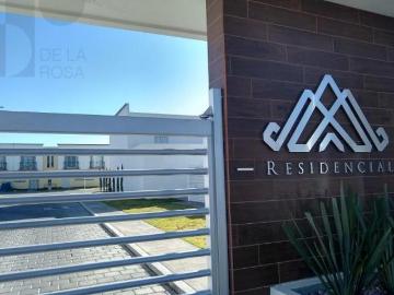 CASA EN VENTA CON 3 RECÁMARAS UNA EN PLANTA BAJA Y OPCIÓN DE CRECIMIENTO A 4