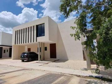 CASA EN VENTA CON 3 RECAMARAS EN TIXCUYTUN YUCATAN