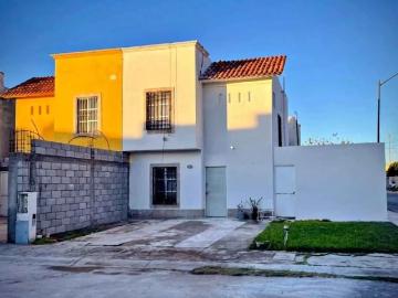 CASA EN VENTA CON TERRENO EXCEDENTE