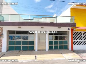 Casa en Venta de 08 x 20 en los Volcanes Veracruz Puerto a pasos de la avenida principal. ?