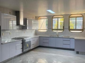 CASA EN VENTA CON USO DE SUELO MIXTO EN LORENZO BOTURINI