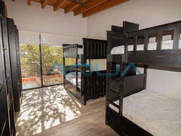 CASA EN VENTA CON VISTA AL LAGO, LA CEIBA