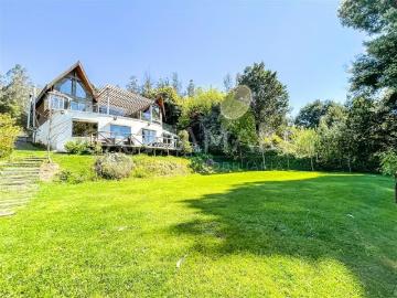 Casa en Venta con acceso a la Laguna, San Pedro de la Paz | 5 Dormitorios por 22000.00 en San Pedro de la Paz