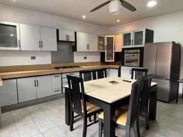 Casa en venta con Alberca en Fraccionamiento Real del Sur