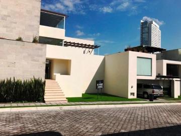 Casa en Venta con Alberca en La Cima, Angelopolis Puebla – 1200 m²