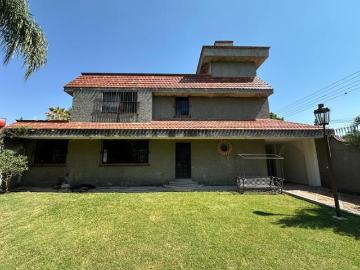CASA EN VENTA CON ALBERCA JARDIN BUNGALOS Y 799 METROS DE TERRENO