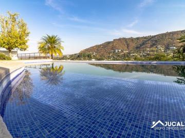 Casa en Venta con Alberca y Vista a Campo de Golf en Las Cañadas, Zapopan