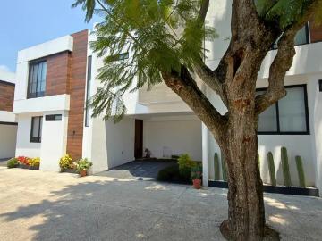Casa en Venta con Alberca – Zona Norte de Cuernavaca
